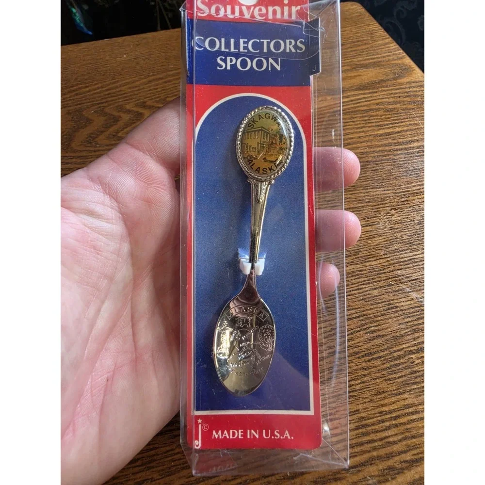 Lot Of 12 Souvenir Collector Spoons Travel States International Mixed‎ Metals